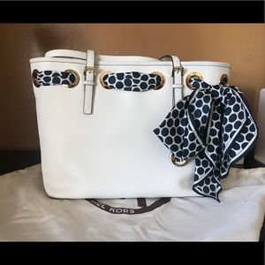 🔥 Michael Kors Bag for Sale, Perfect for Summer